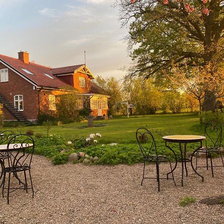 Villa Sandby B&B Borrby Buitenkant foto